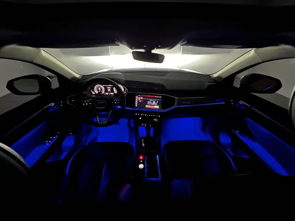 Audi Q3 Sportback — фото 10