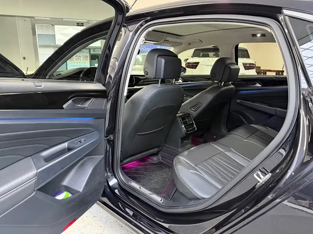 Volkswagen Passat — фото 8