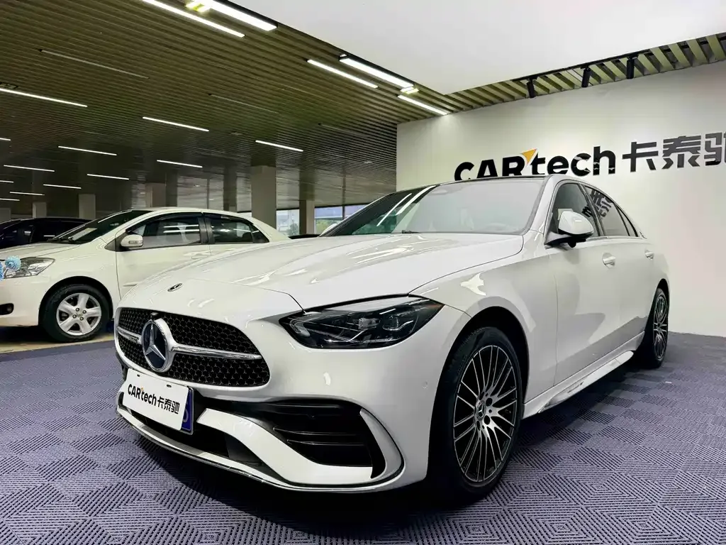 Mercedes-Benz C-Class — фото 1