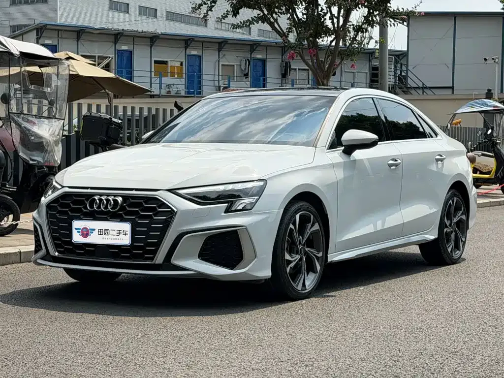 Audi A3 — фото 1