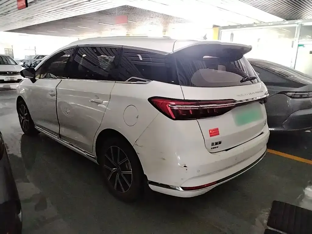 BYD MAX New Energy — фото 10