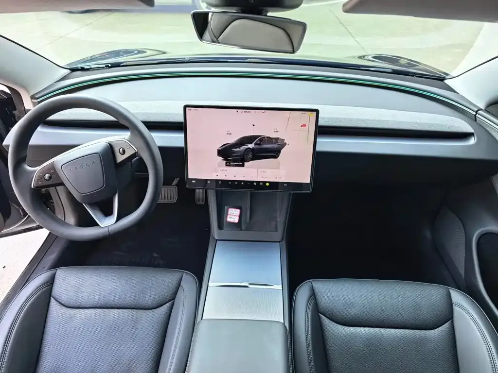 Tesla Model 3 — фото 9