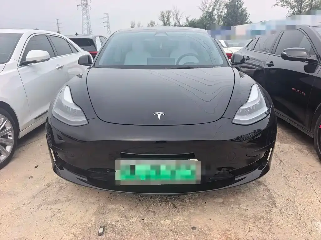 Tesla Model 3 — фото 4