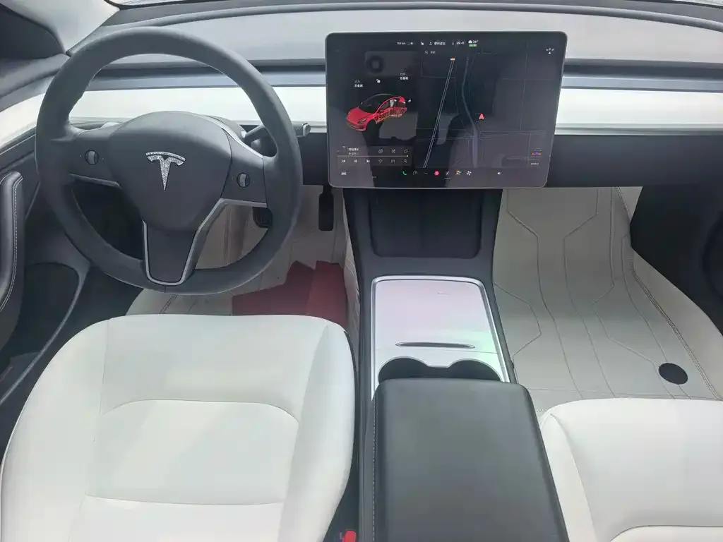Tesla Model 3 — фото 2