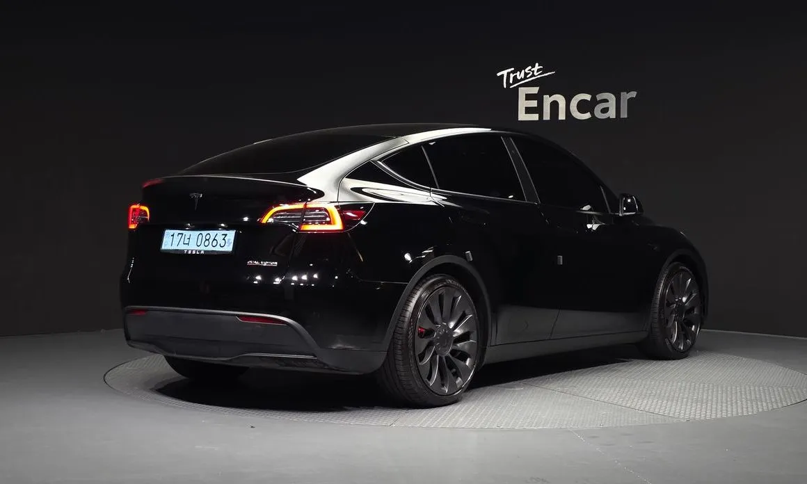 Tesla Model Y — фото 2