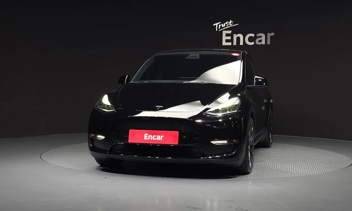 Tesla Model Y — фото 3
