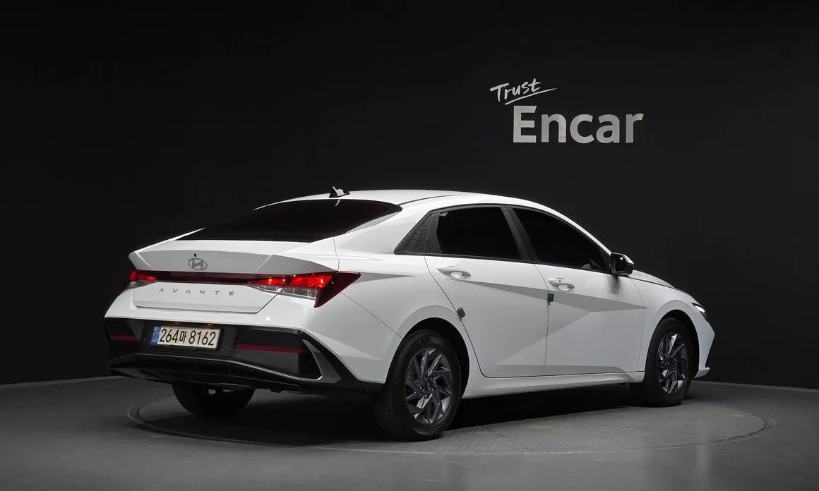 Hyundai AVANTE — фото 3