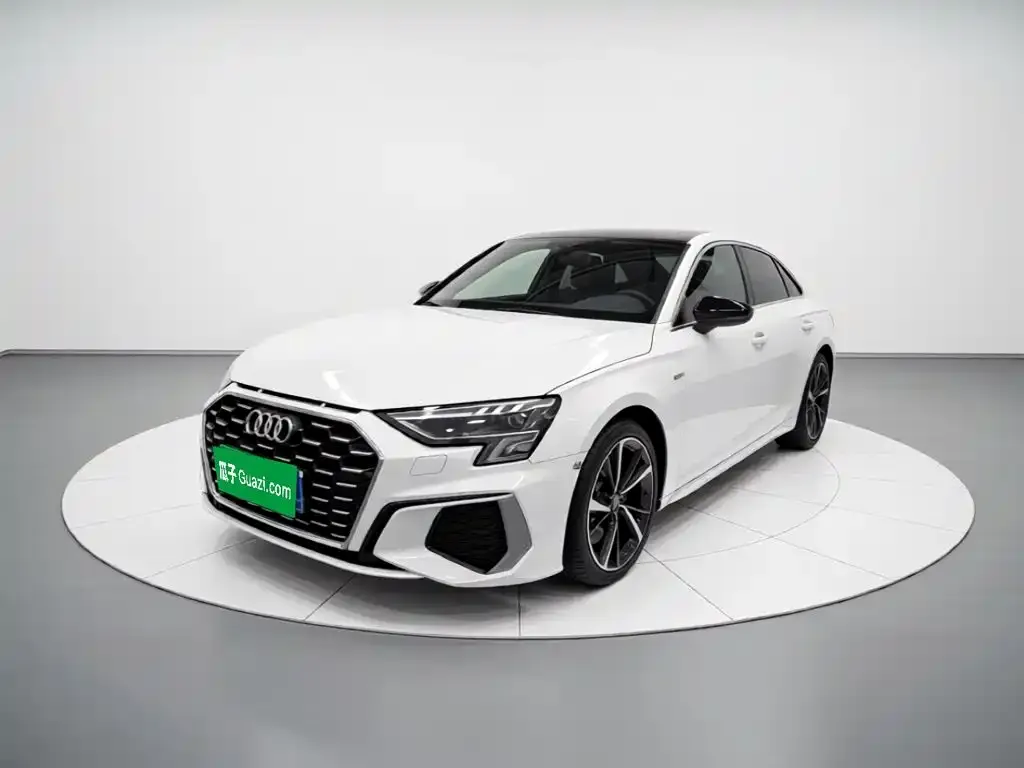 Audi A3 — фото 1