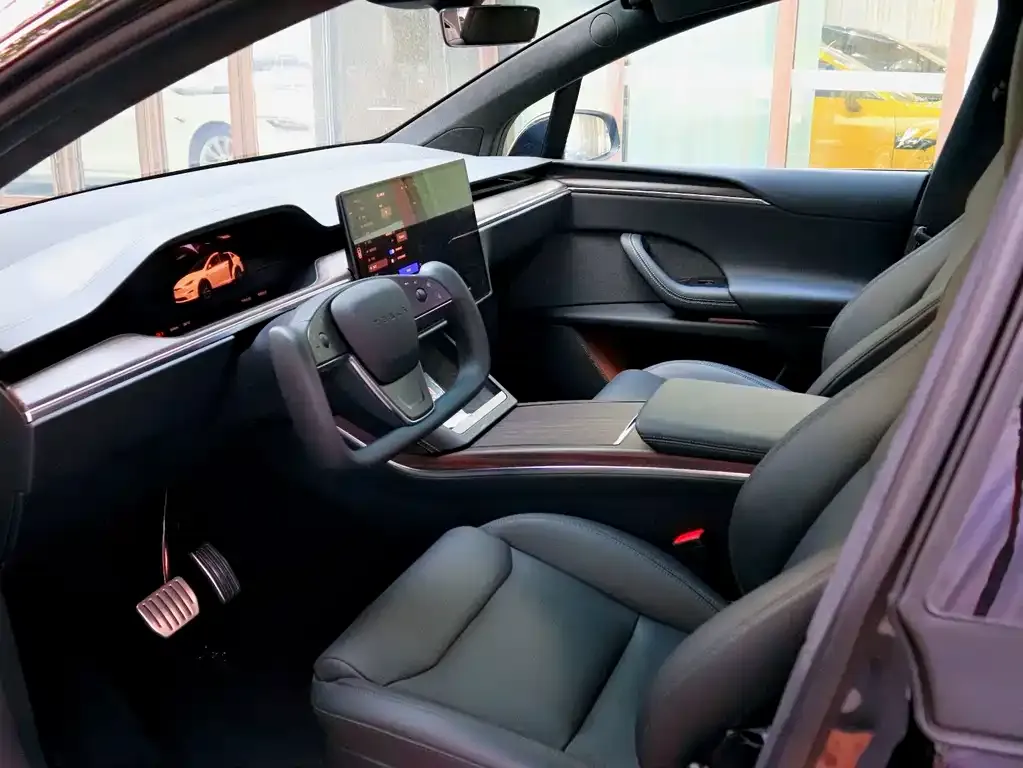 Tesla Model X — фото 2