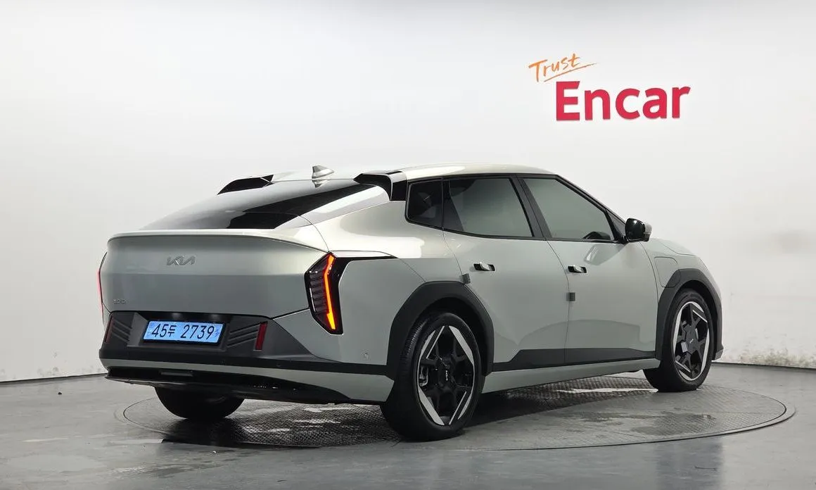 Kia EV4 — фото 2