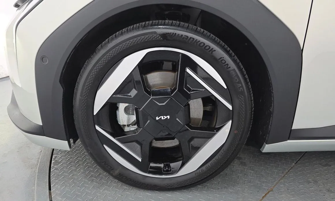 Kia EV4 — фото 9