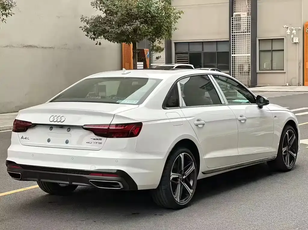 Audi A4L — фото 5
