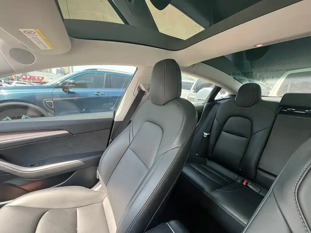 Tesla Model 3 — фото 3