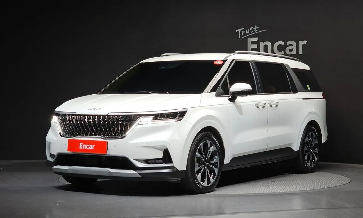 Kia Carnival — фото 1