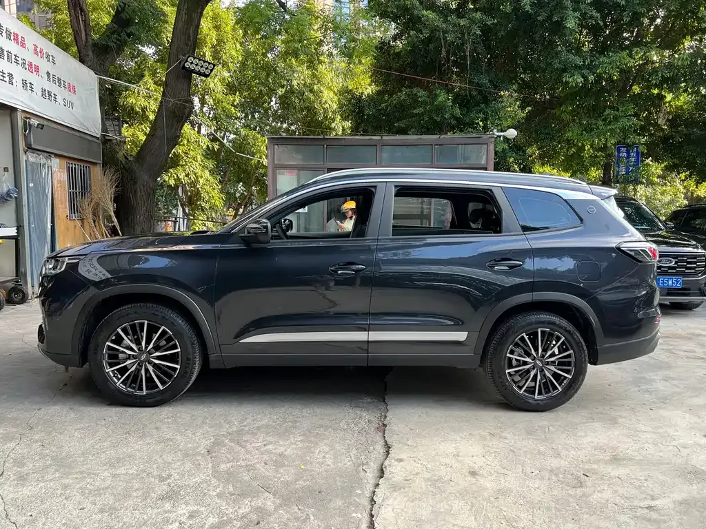 Chery Tiggo 8 — фото 8