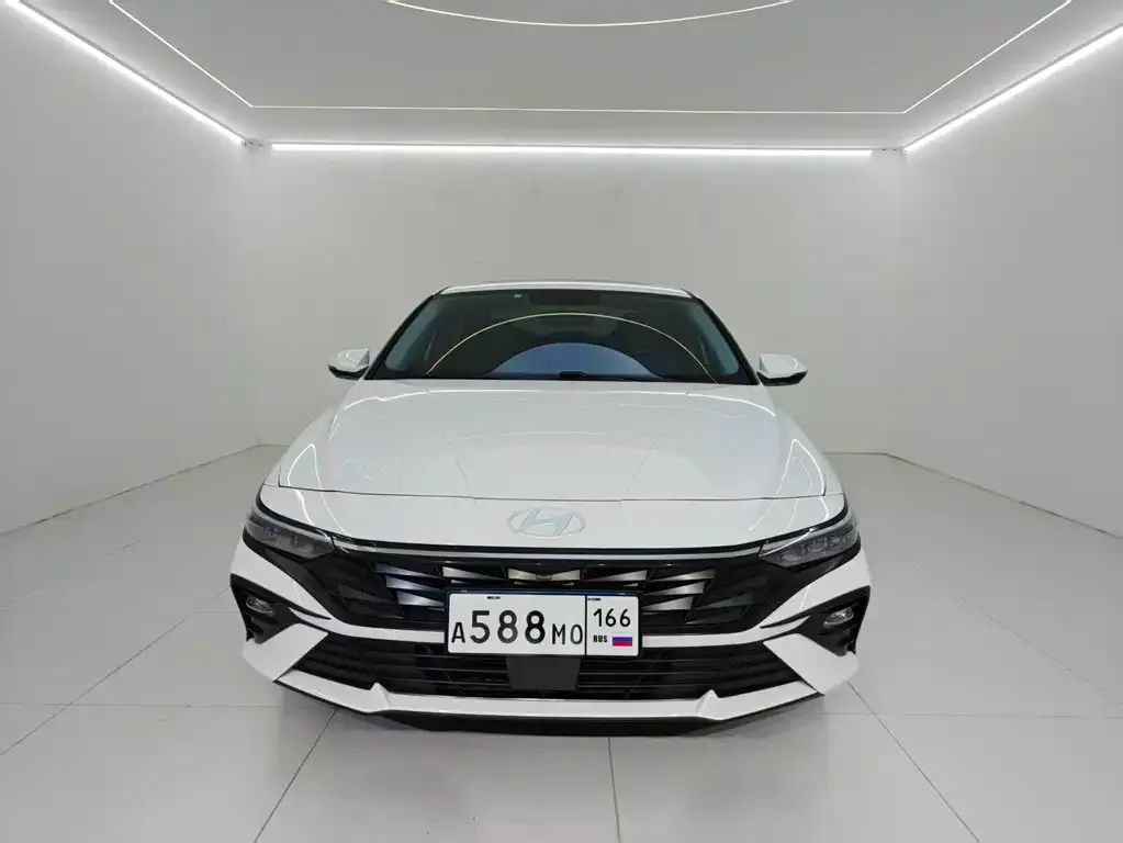 Hyundai Elantra — фото 8