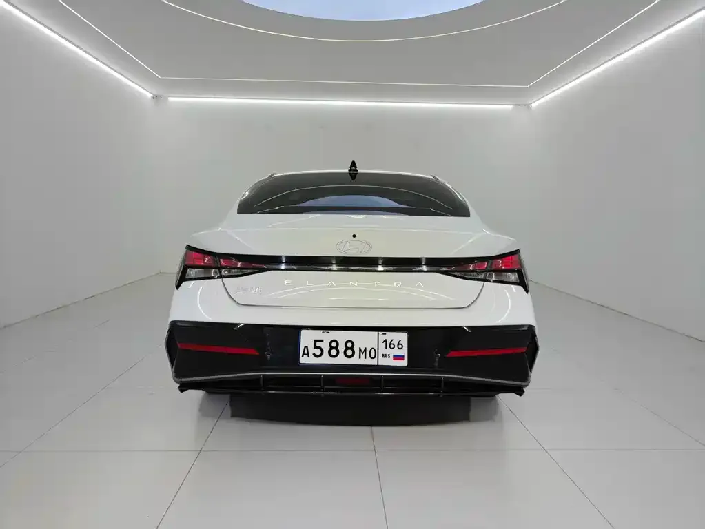 Hyundai Elantra — фото 5