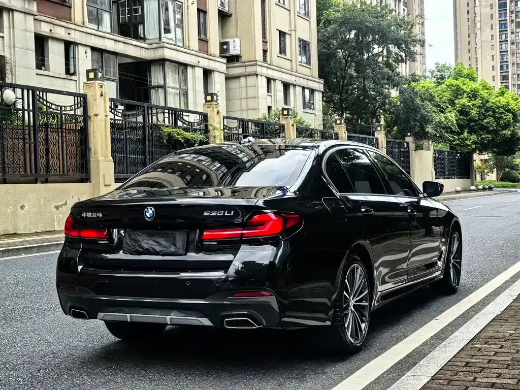 BMW 5 Series — фото 2