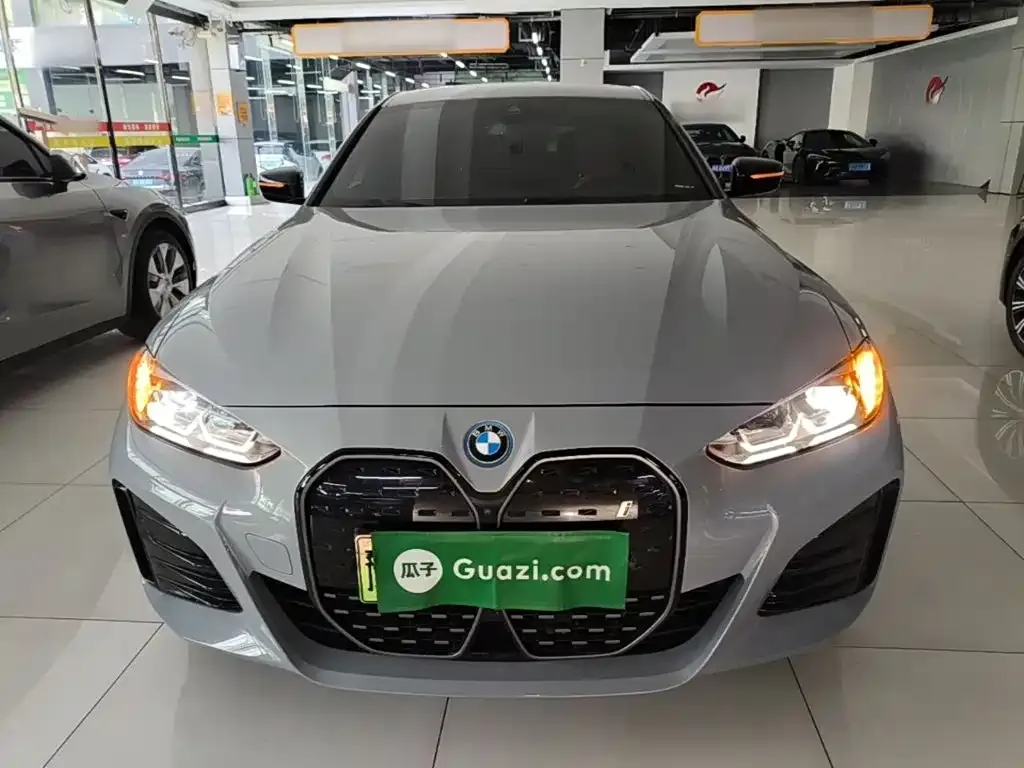 BMW i4 — фото 4