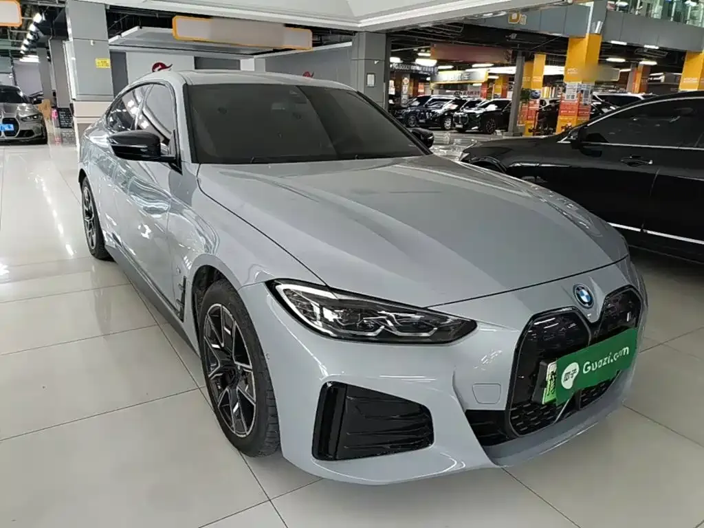 BMW i4 — фото 9