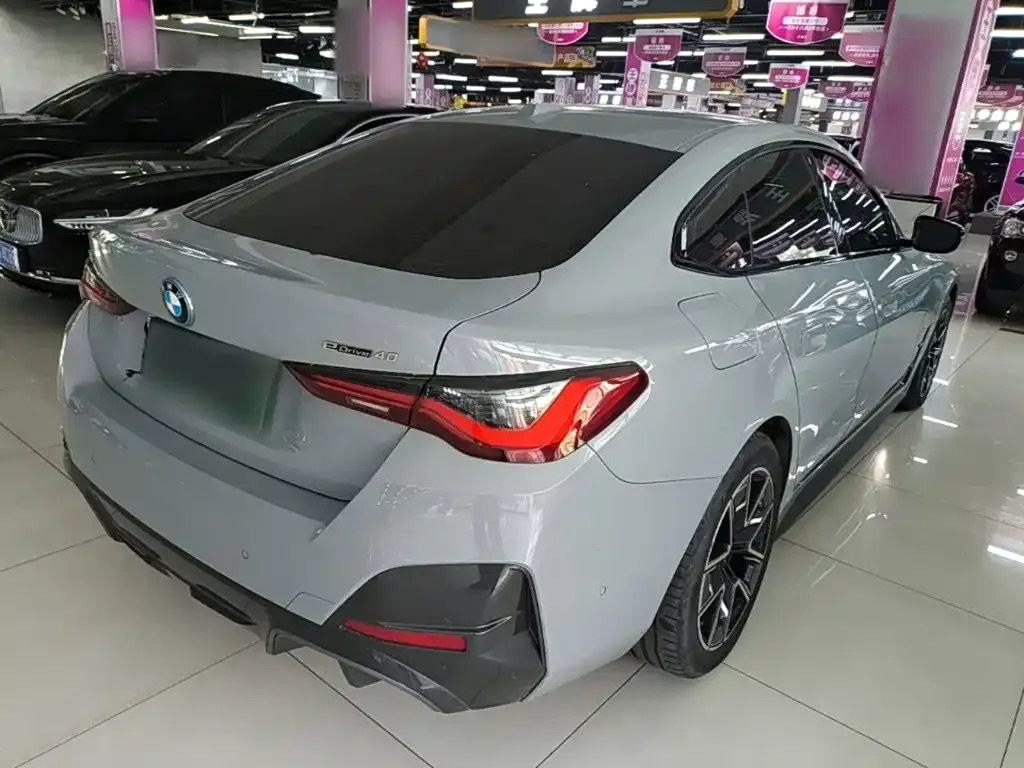 BMW i4 — фото 7