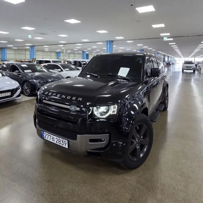 Land Rover Defender — фото 1