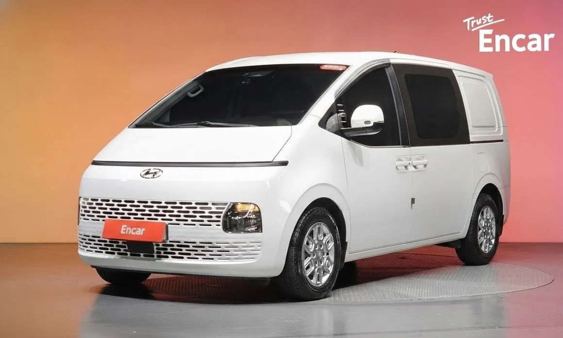 Hyundai Staria — фото 1
