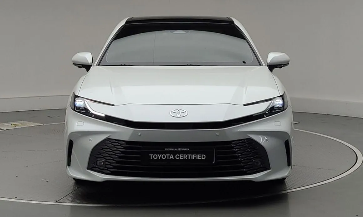 Toyota Camry — фото 2