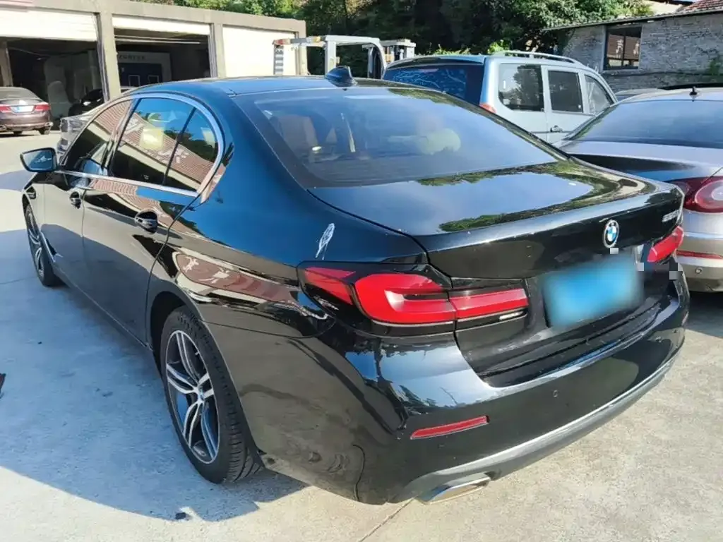 BMW 5 Series — фото 10