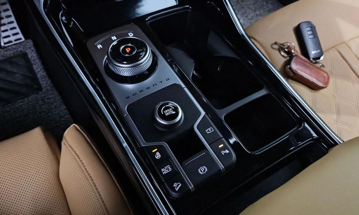 Kia Sorento — фото 9