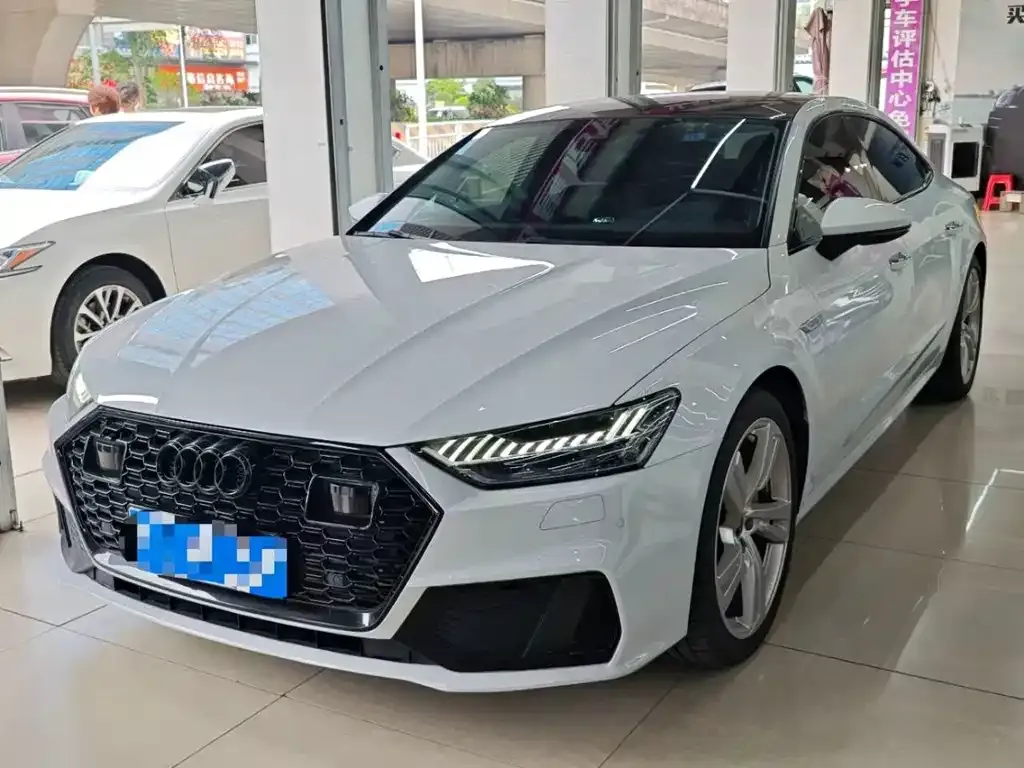 Audi A7L — фото 1