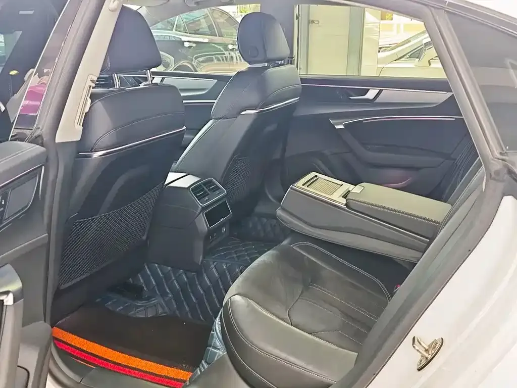 Audi A7L — фото 3