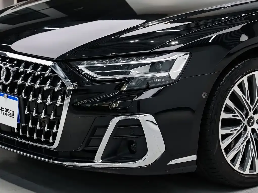 Audi A8 — фото 5