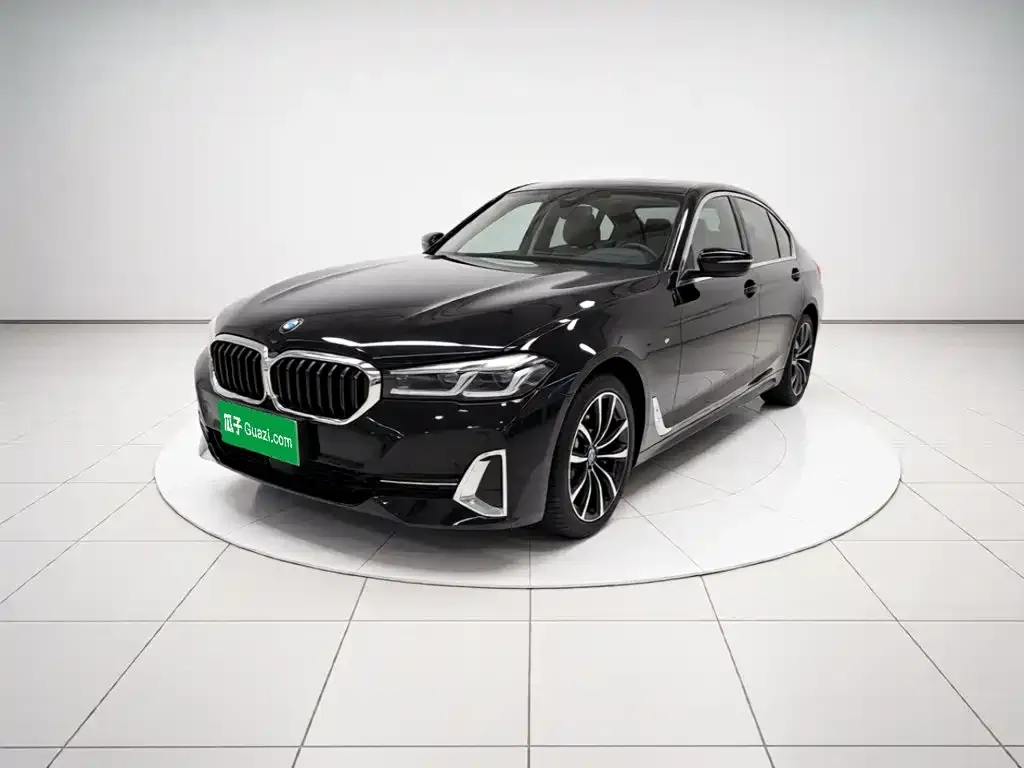 BMW 5 Series — фото 1