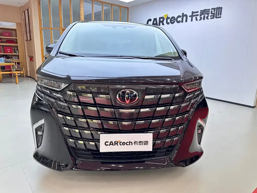 Toyota Alphard — фото 4