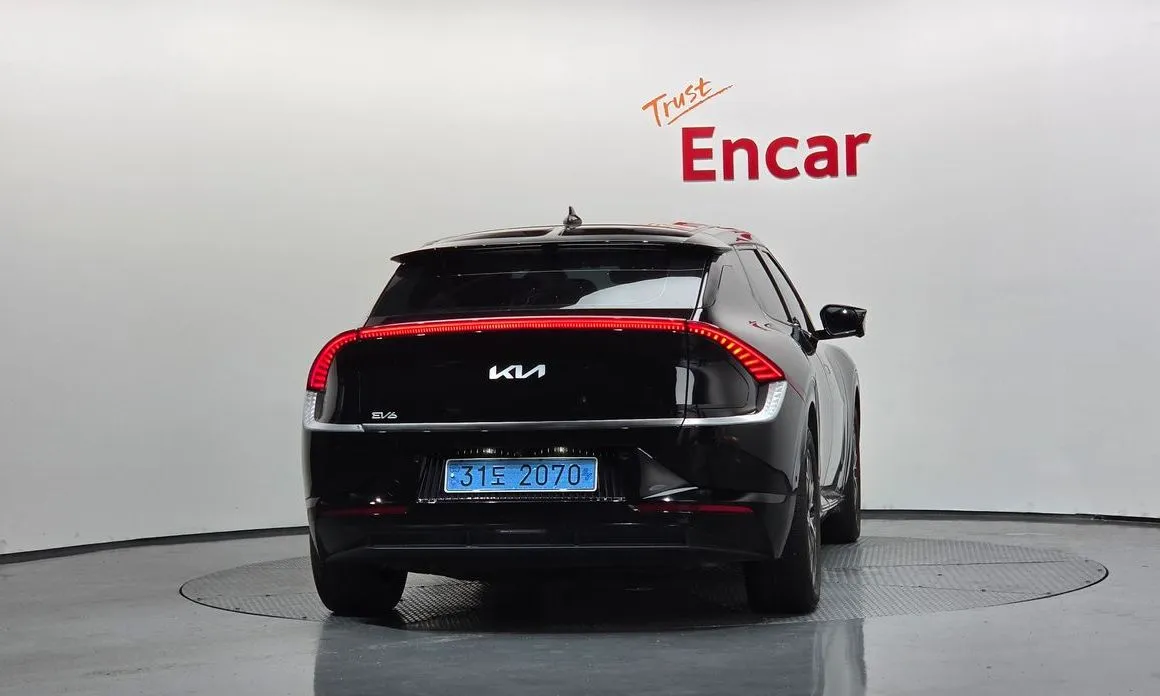 Kia EV6 — фото 8