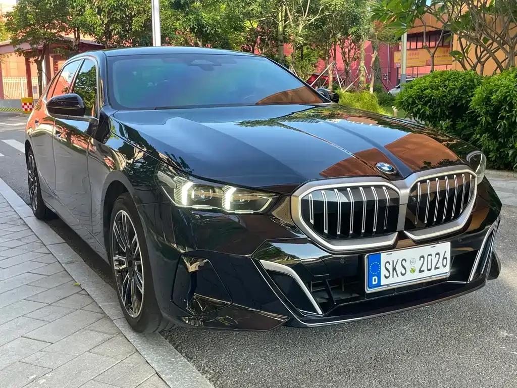 BMW 5 Series — фото 10