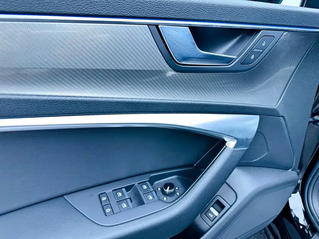 Audi A6L — фото 5