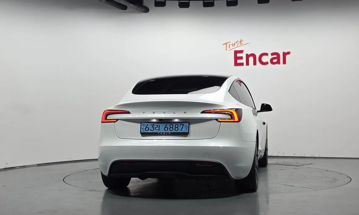 Tesla Model 3 — фото 3