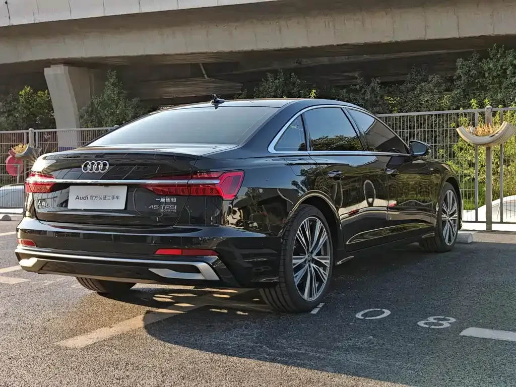 Audi A6L — фото 9