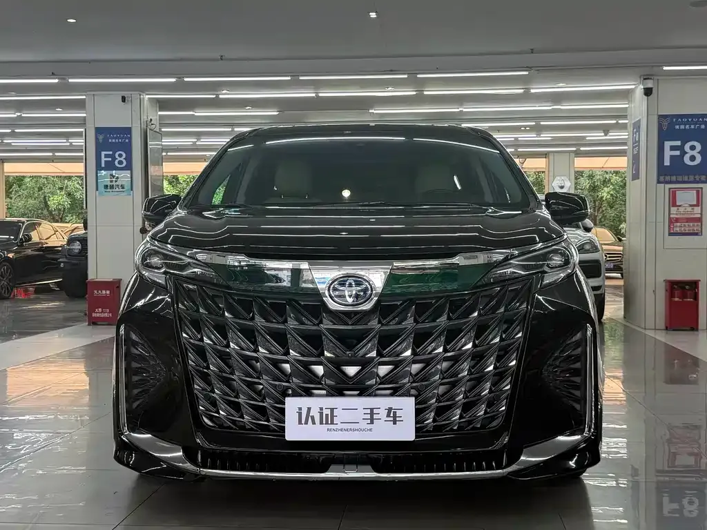 Toyota Sienna — фото 2