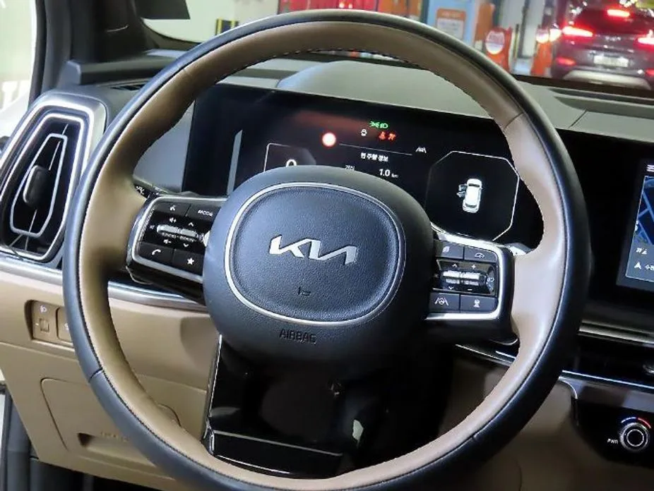 Kia Sorento — фото 6
