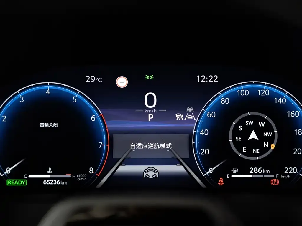 Toyota Alphard — фото 4