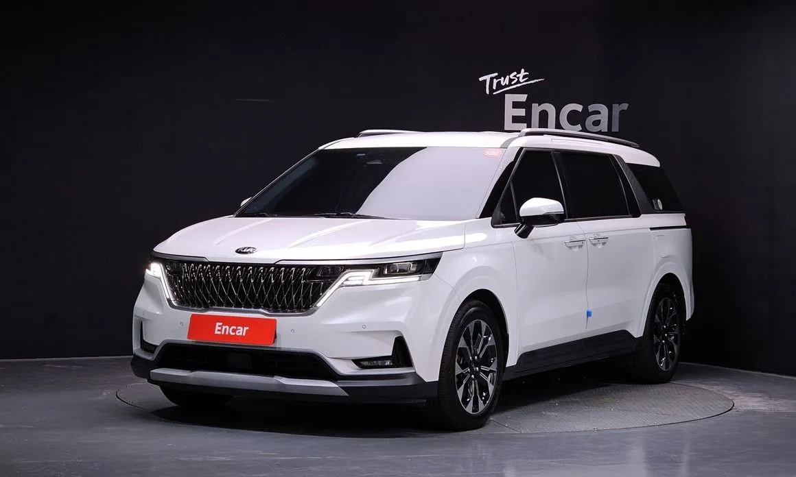 Kia Carnival — фото 1