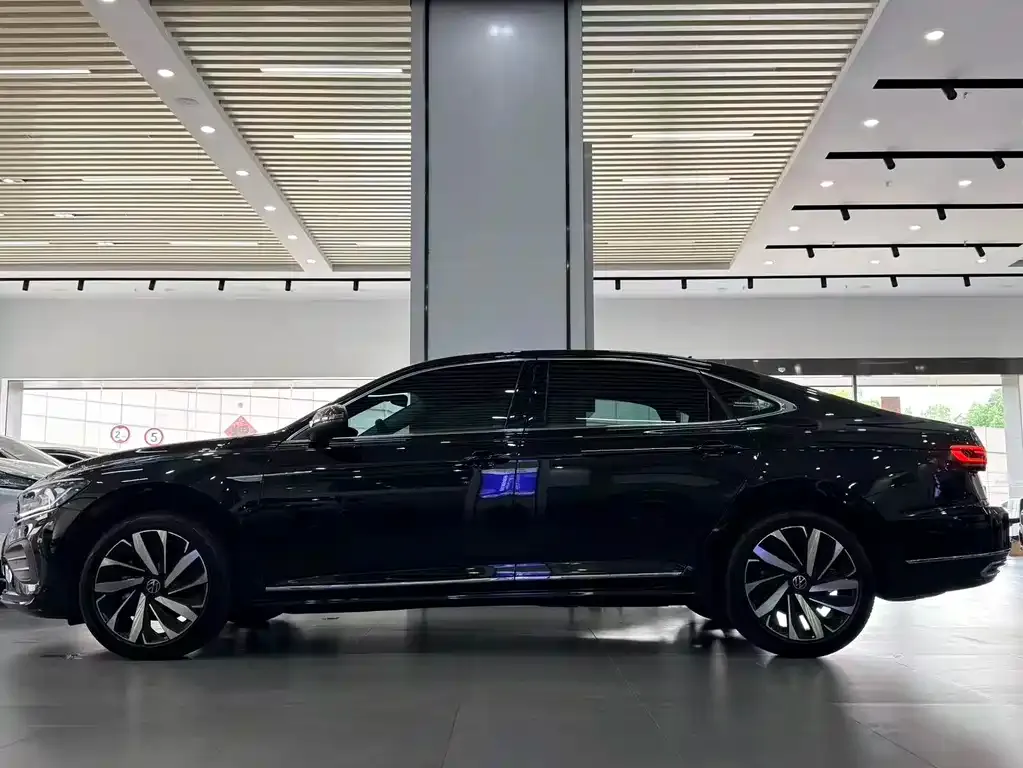 Volkswagen Passat — фото 2