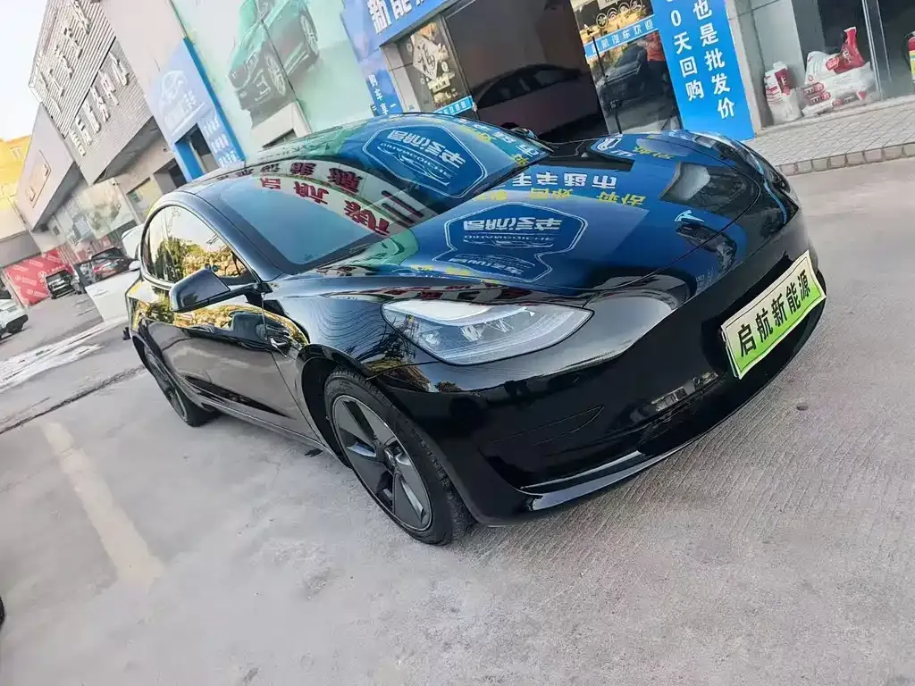 Tesla Model 3 — фото 6