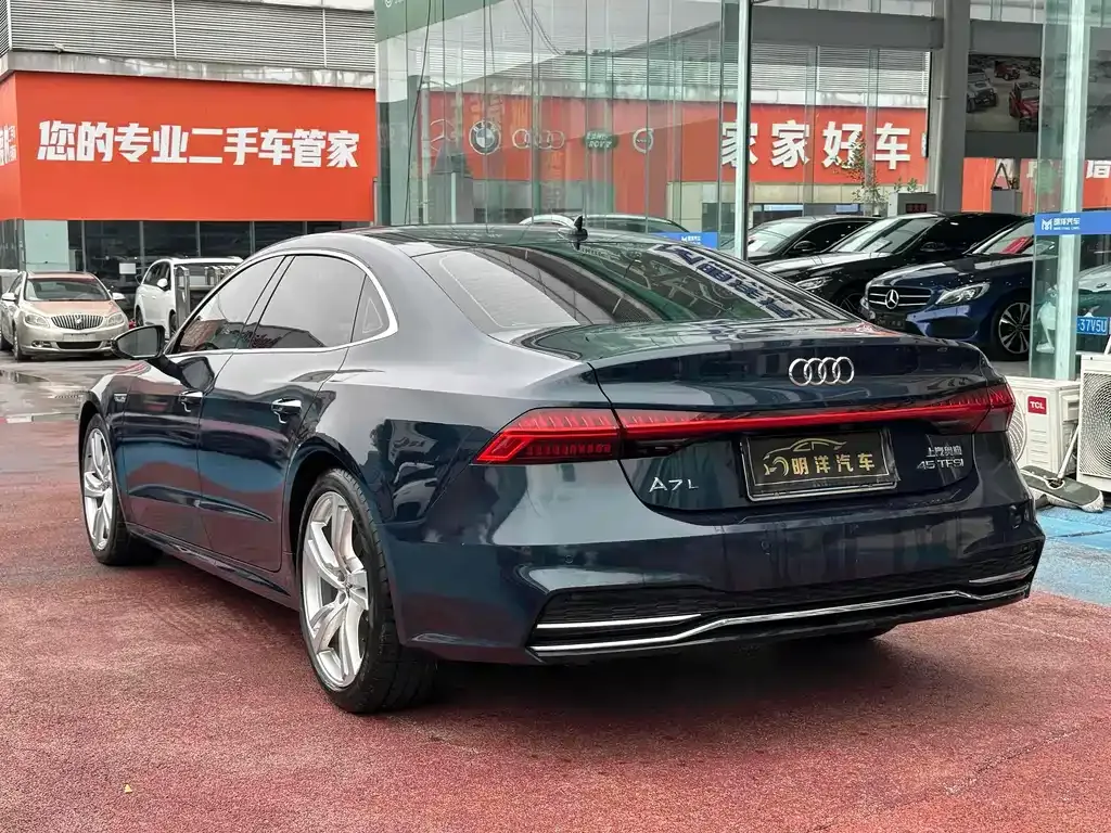 Audi A7L — фото 7