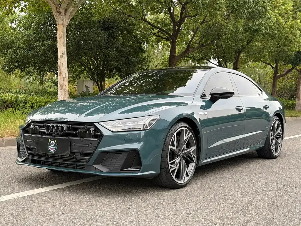 Audi A7L — фото 1