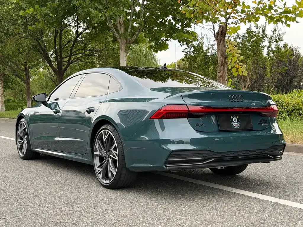 Audi A7L — фото 9