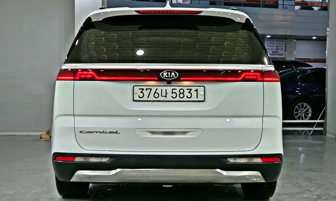 Kia Carnival — фото 5